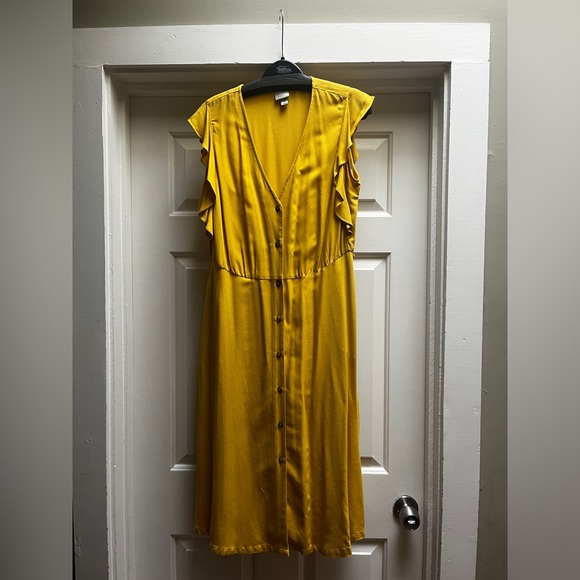 A New Day women’s ruffle short sleeve V-neck button front midi dress - Picture 2 of 5